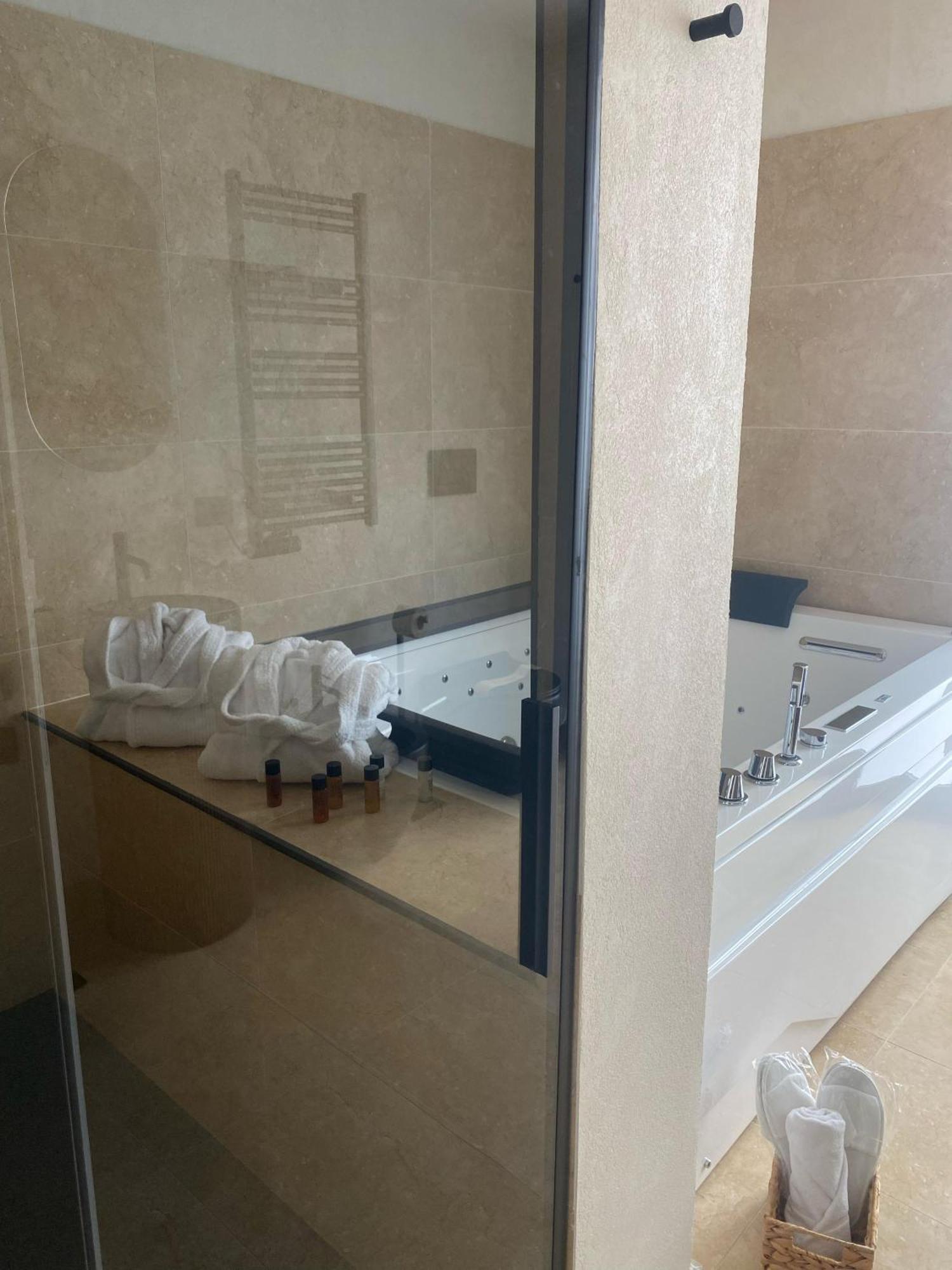 Taga Suites Катания Екстериор снимка